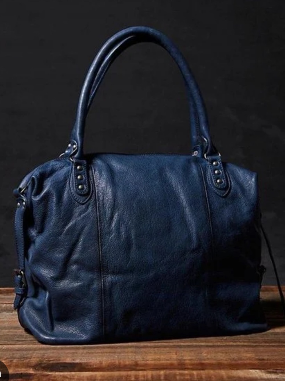 WE THE FREE EMERSON TOTE BAG IN DARK RINSE - Picture 2 of 2